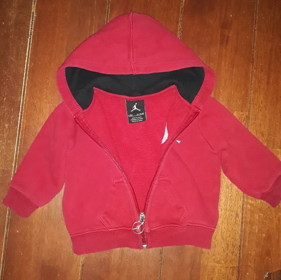 π₯π₯ 3 for 10 π₯π₯ 6-9 months Jordan jogger jacket - Picture 3 of 6
